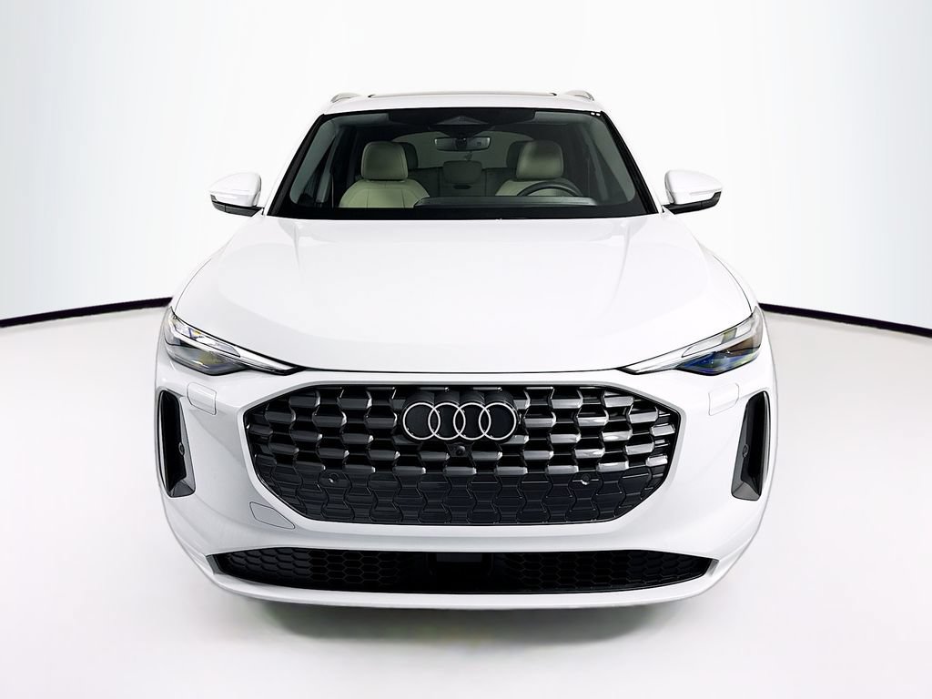 Certified 2025 Audi Q5 Premium AWD/4WD image 2