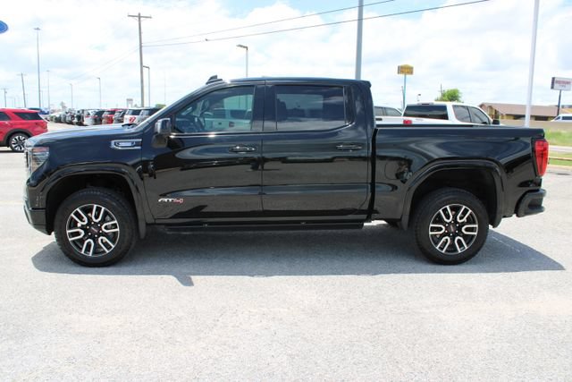 Used 2025 GMC Sierra 1500 AT4 w/ AT4 Premium Package AWD/4WD image 9