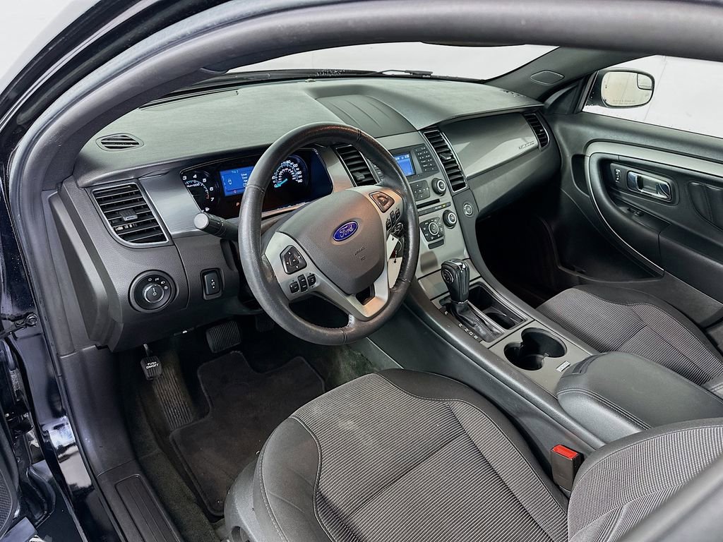 Used 2018 Ford Taurus SEL image 9