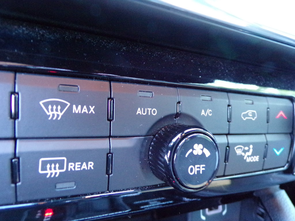Used 2023 Jeep Compass Limited AWD/4WD image 23