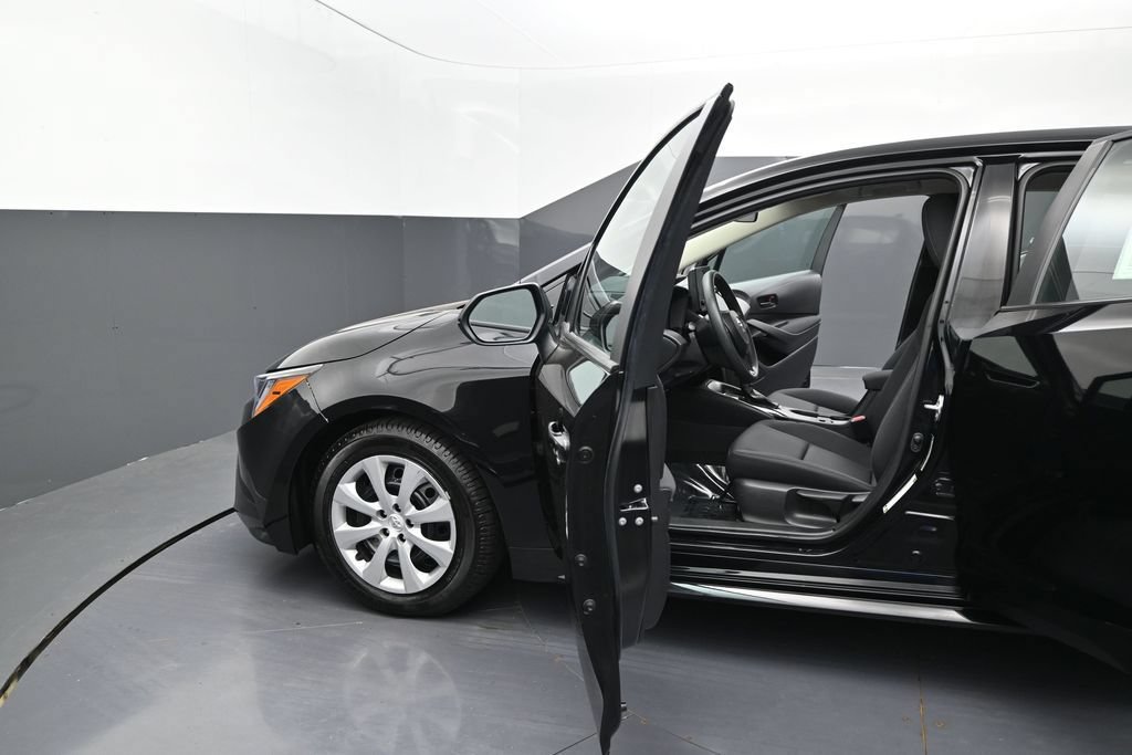 Used 2024 Toyota Corolla LE FWD image 13