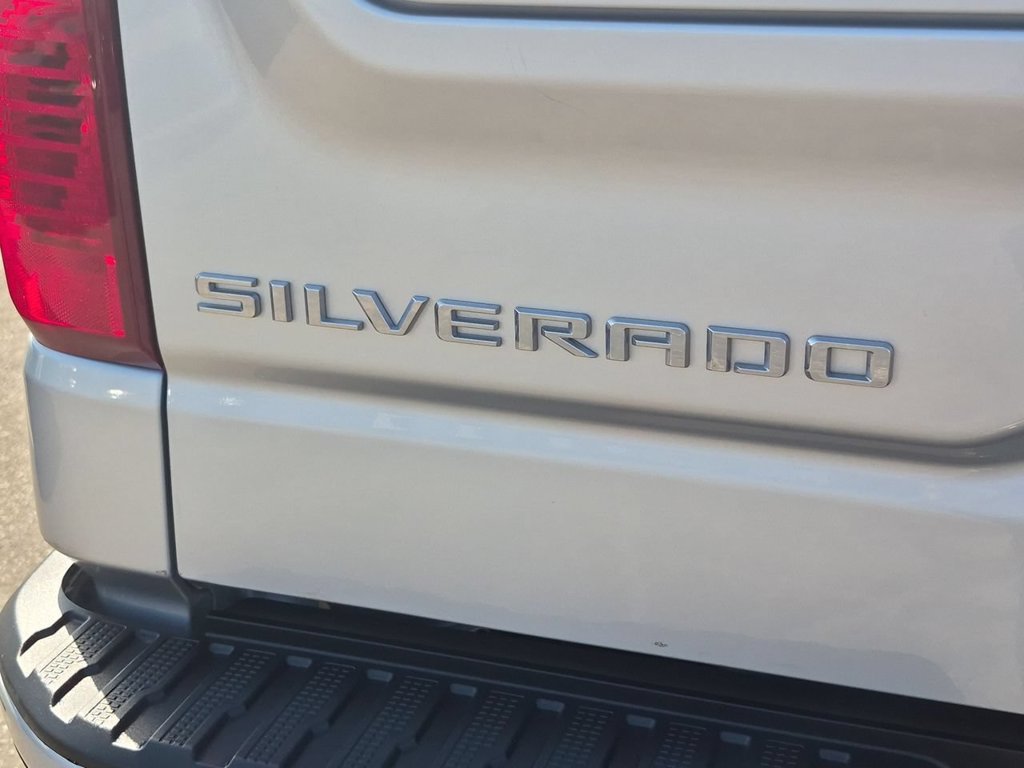 Used 2022 Chevrolet Silverado 1500 Custom AWD/4WD image 32