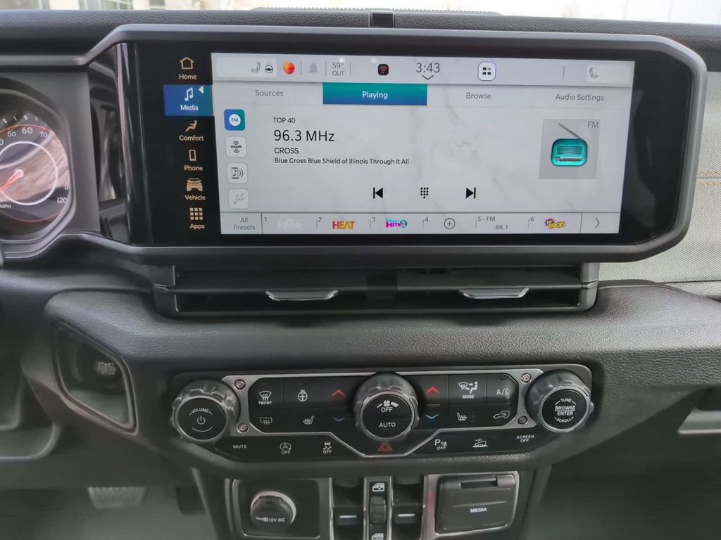 Used 2024 Jeep Wrangler Willys image 27