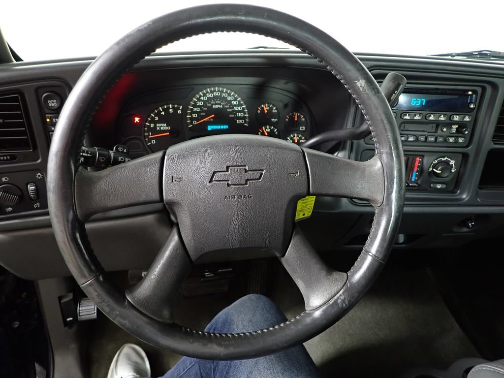 Used 2005 Chevrolet Silverado 1500 4x4 Extended Cab w/ Light Duty Power Package image 23