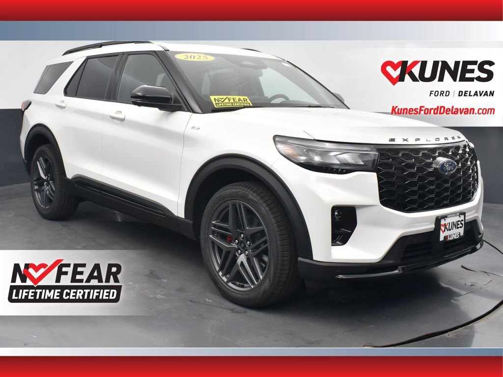 New 2025 Ford Explorer ST-Line w/ Premium Package