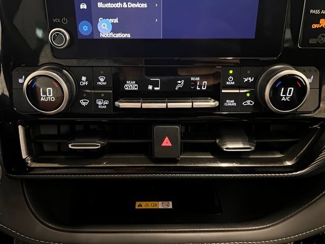 Used 2024 Toyota Highlander XSE FWD image 30