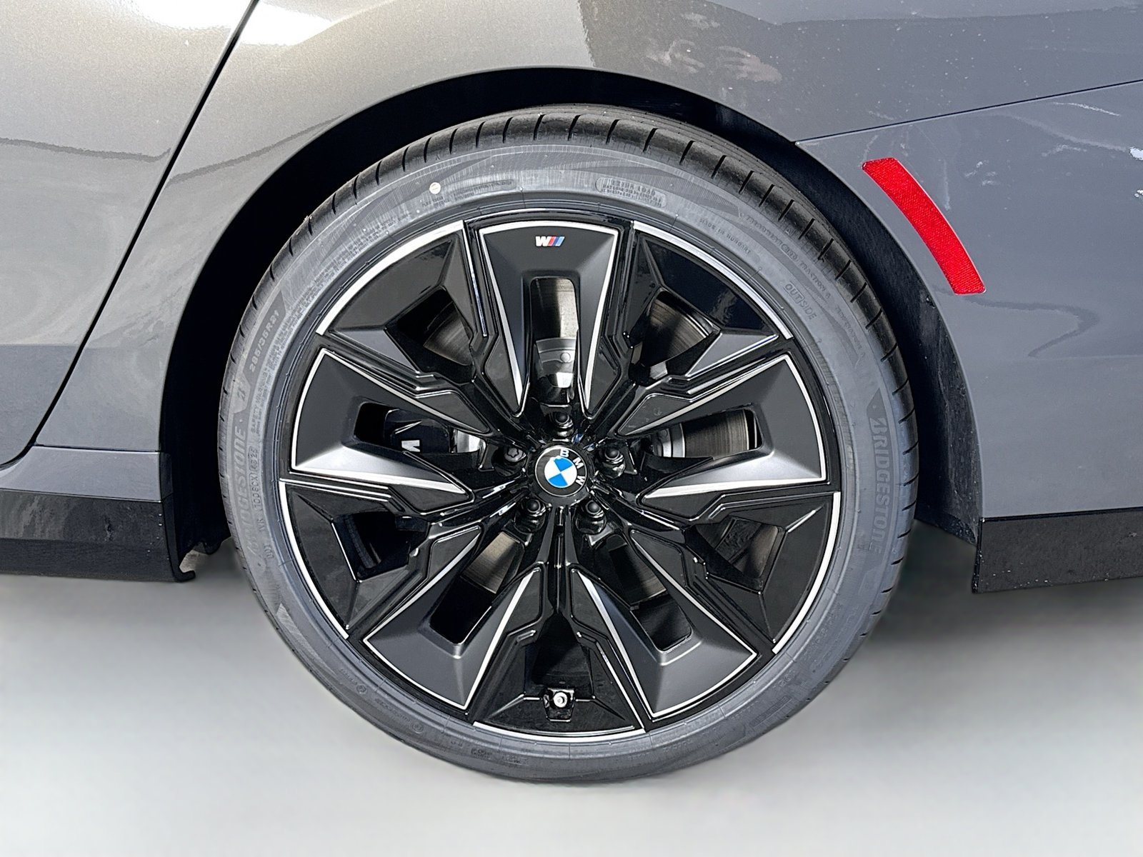 New 2026 BMW 760i xDrive w/ Premium Package AWD/4WD image 33