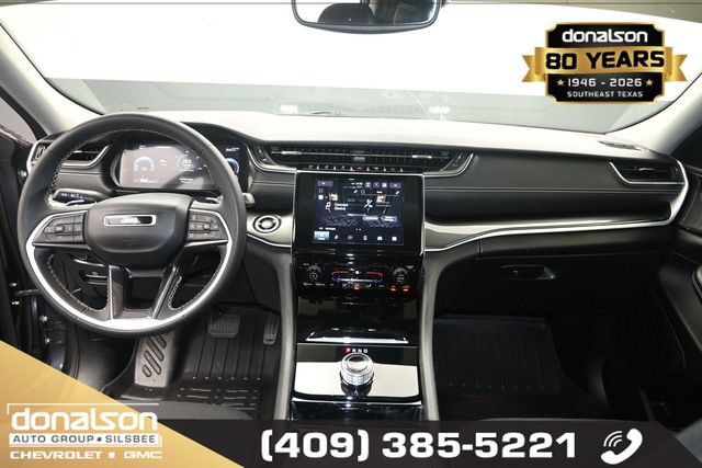 Used 2023 Jeep Grand Cherokee L Laredo RWD image 11
