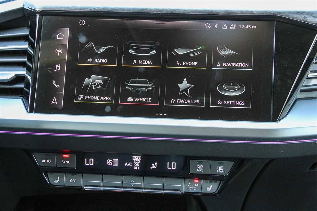 Used 2024 Audi Q4 e-tron Premium Plus image 15