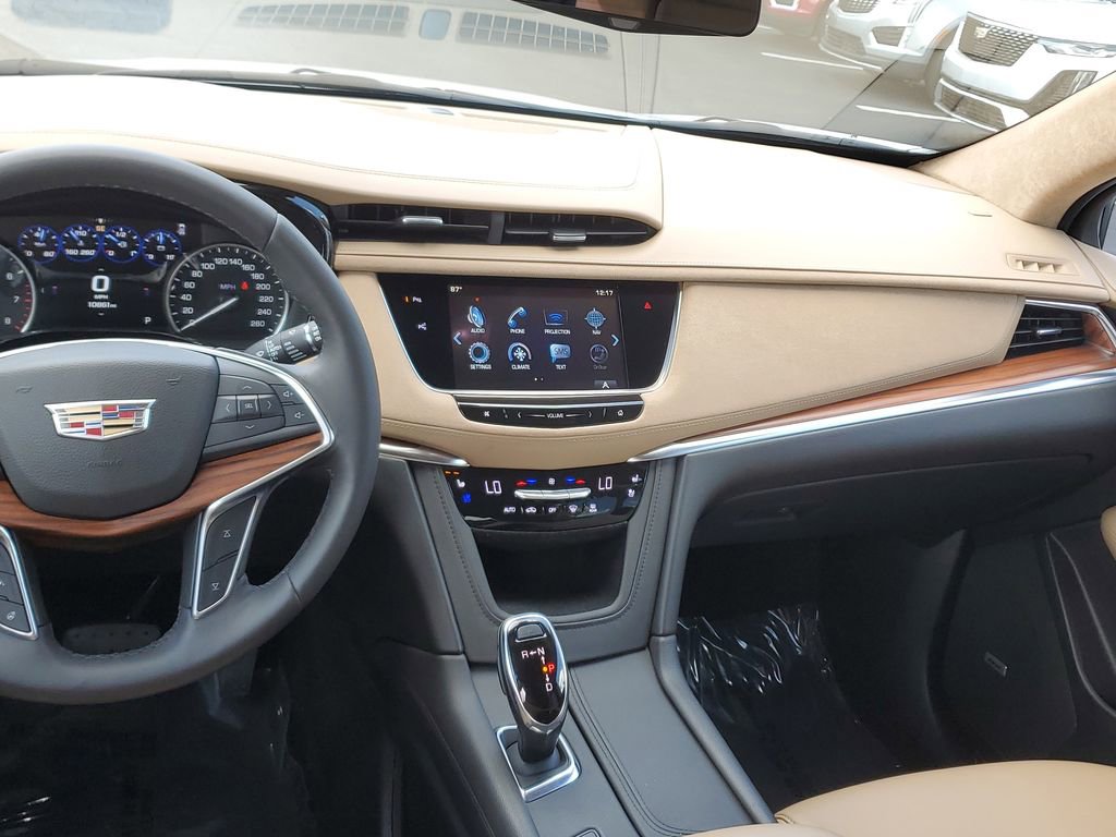 Used 2017 Cadillac XT5 Platinum w/ Driver Assist Package image 19