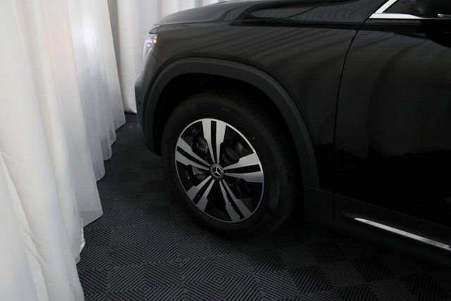 New 2025 Mercedes-Benz GLB 250 4MATIC image 9