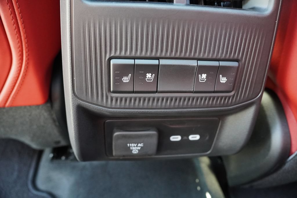 Used 2025 Jeep Wagoneer S Launch Edition w/ Trailer Tow Group AWD/4WD image 19