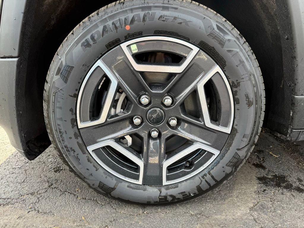 New 2026 Jeep Cherokee Laredo image 9