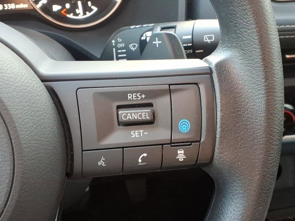 Used 2024 Nissan Rogue SV image 13