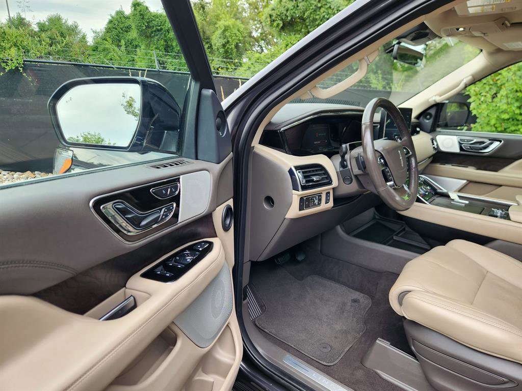 Certified 2023 Lincoln Navigator Reserve image 32