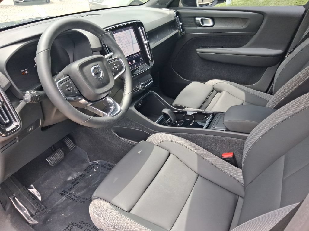 Certified 2023 Volvo XC40 Recharge Core AWD/4WD image 12