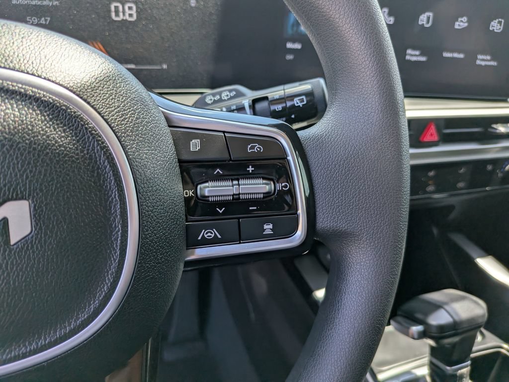 Certified 2024 Kia Sorento LX FWD image 31