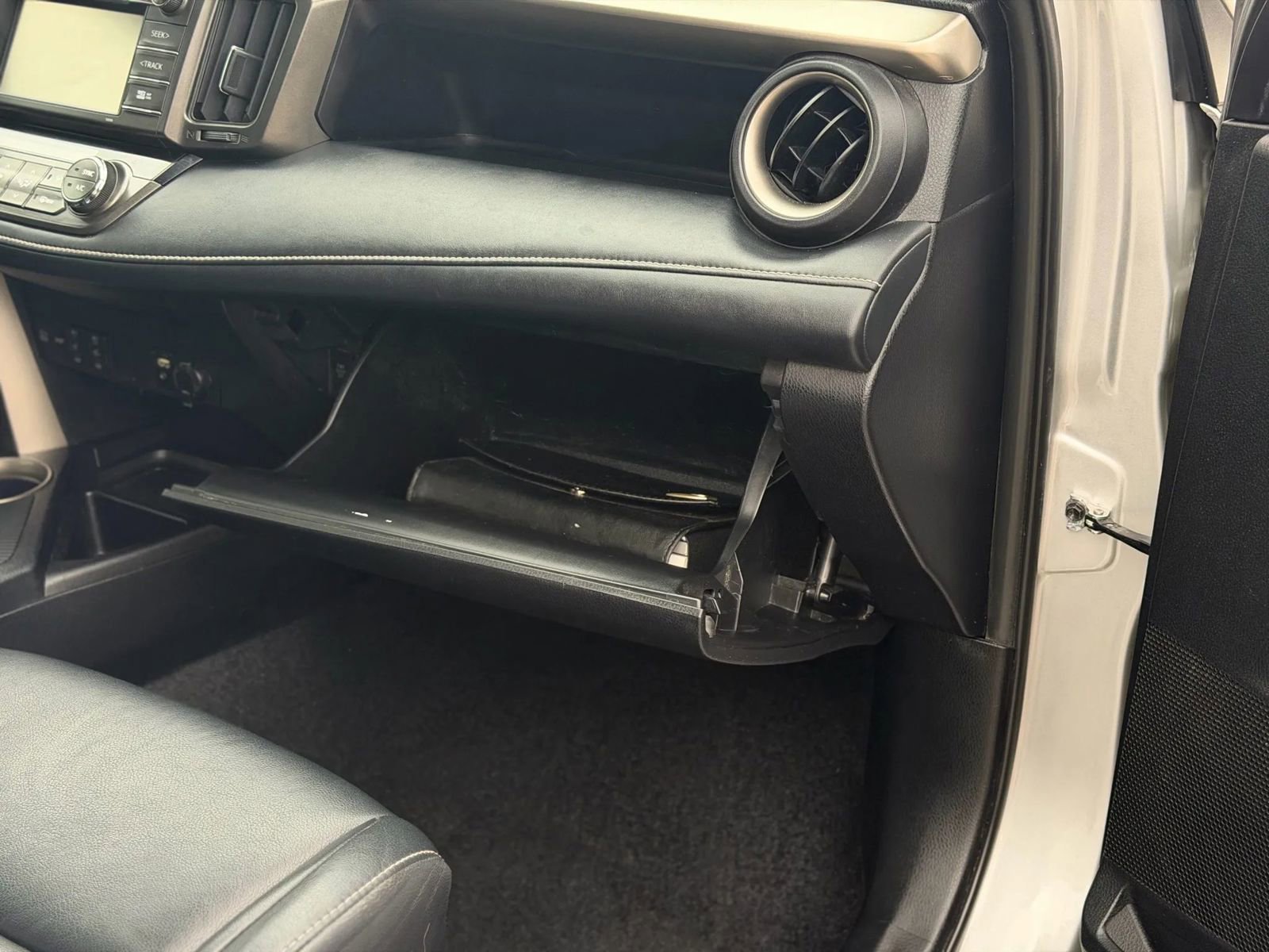 Used 2015 Toyota RAV4 Limited w/ Technology Package image 12