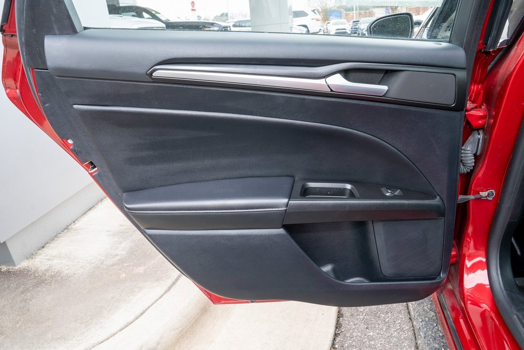 Used 2020 Ford Fusion Energi Titanium image 19