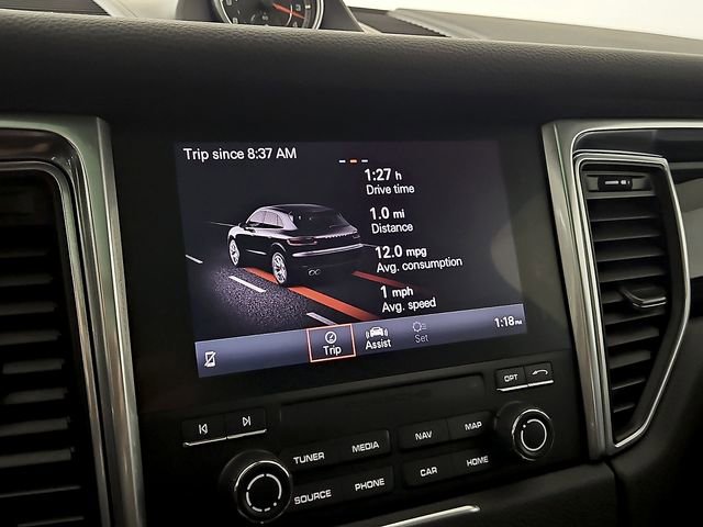 Used 2018 Porsche Macan AWD/4WD image 16