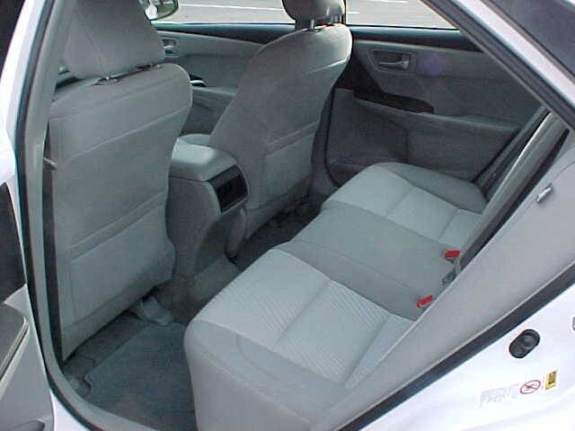 Used 2016 Toyota Camry LE image 11