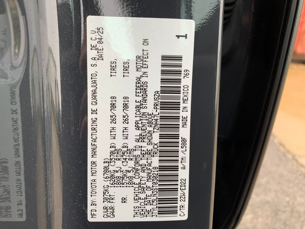 Used 2025 Toyota Tacoma TRD Pro AWD/4WD image 44