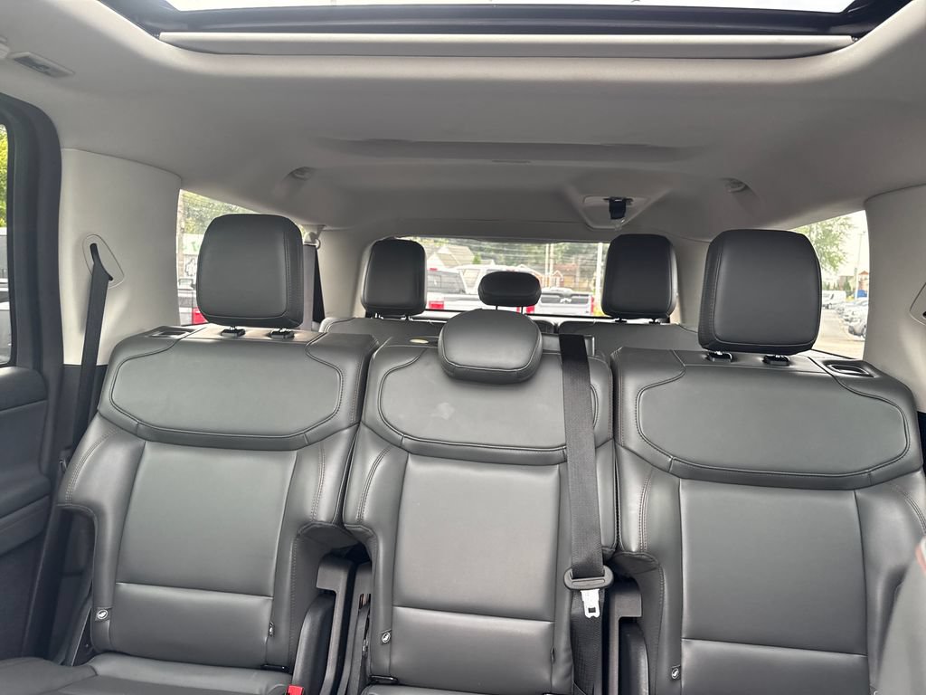 Used 2025 Ford Expedition Max Active AWD/4WD image 48