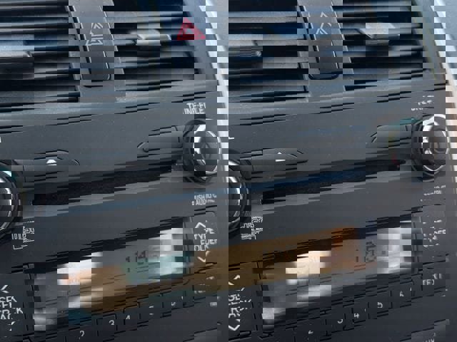 Used 2013 Toyota Corolla L image 19