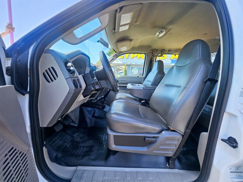 Used 2009 Ford F350 4x4 Crew Cab DRW Super Duty image 13