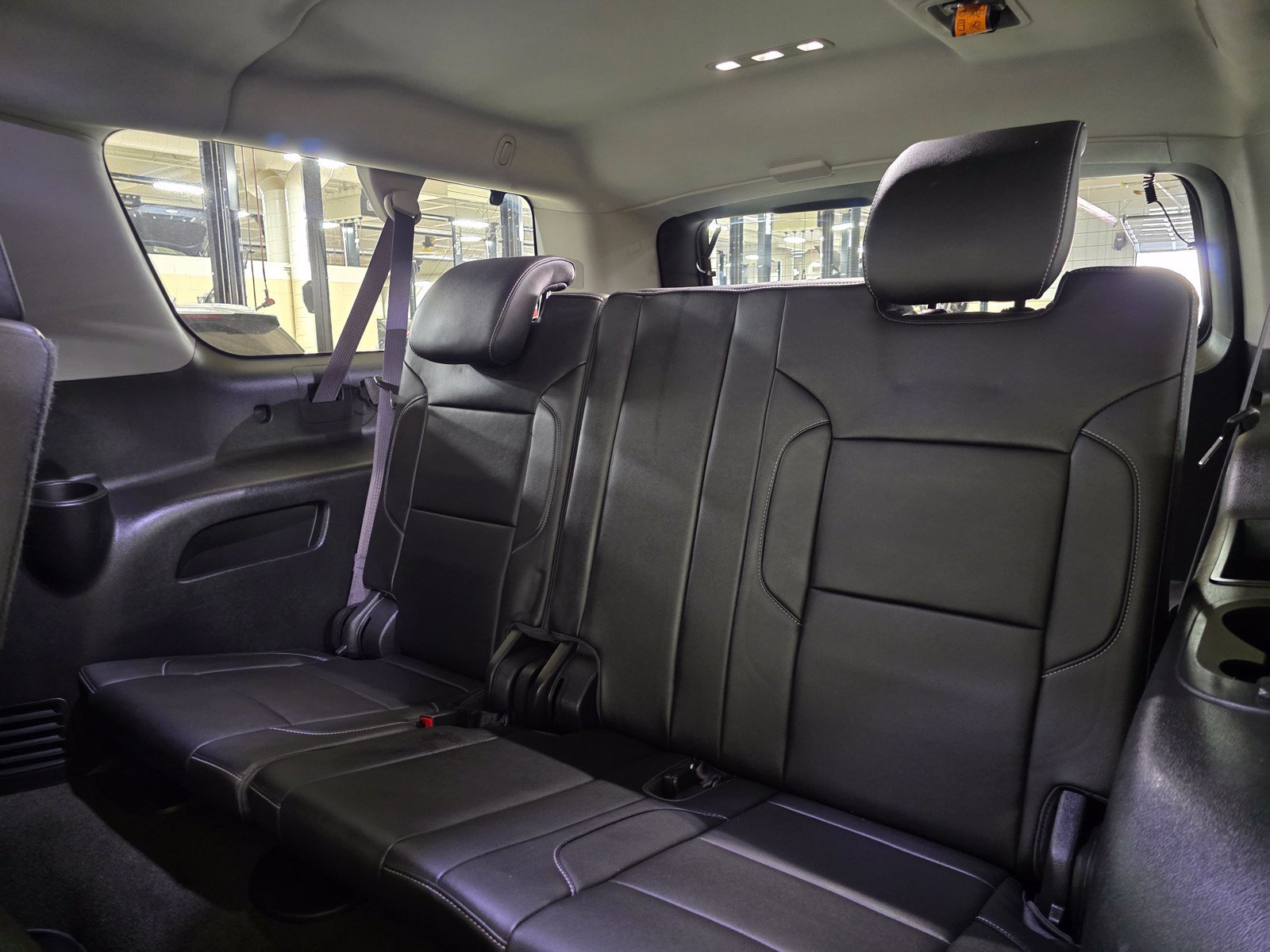 Used 2015 Chevrolet Suburban LT RWD image 14