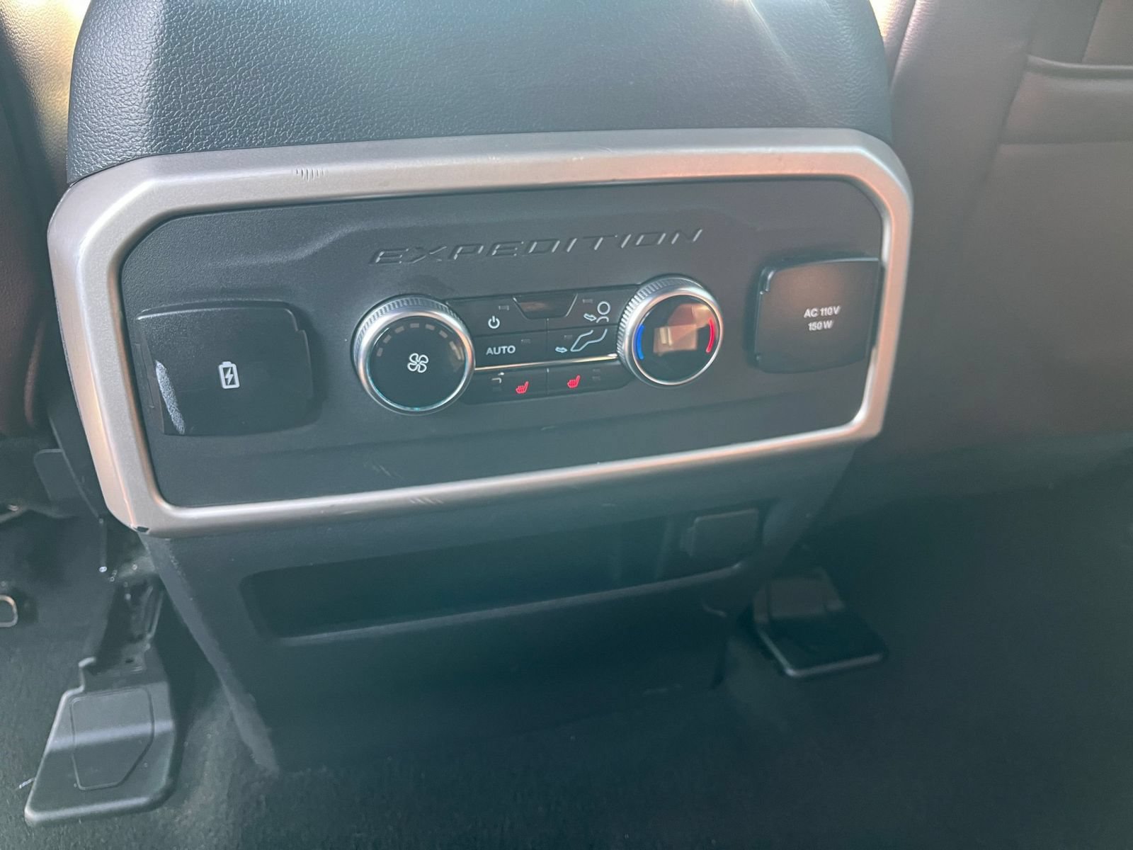 Used 2024 Ford Expedition Limited RWD image 25