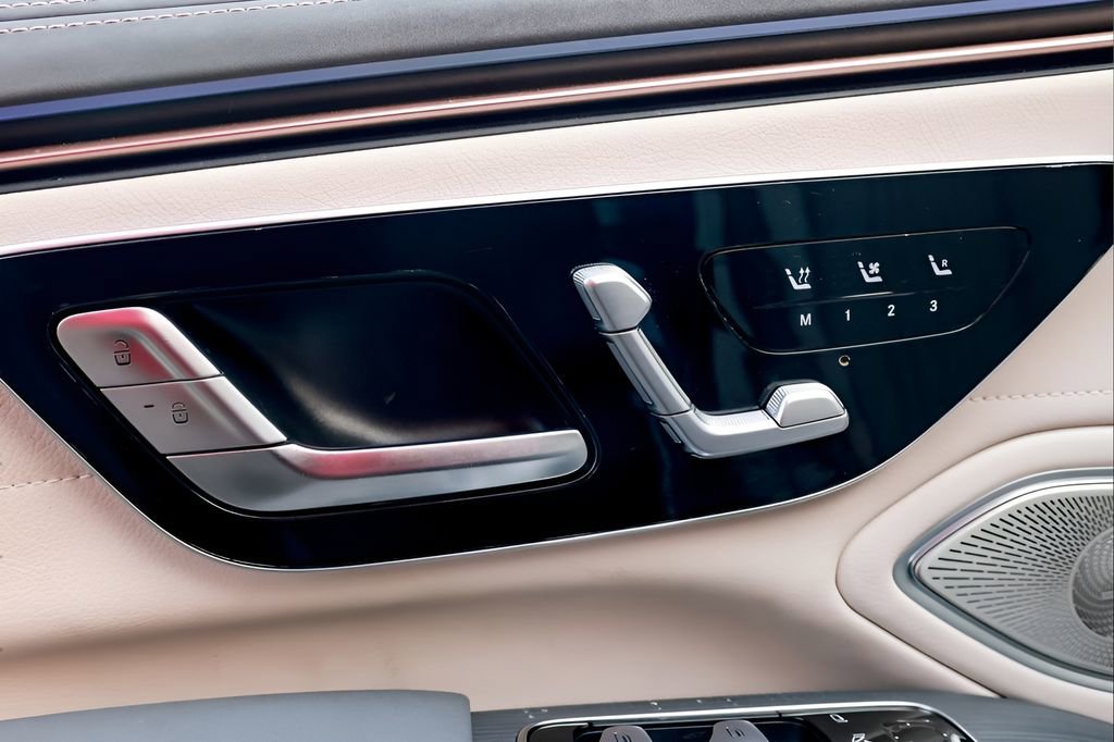 Used 2023 Mercedes-Benz EQS 450+ 4MATIC Sedan image 33