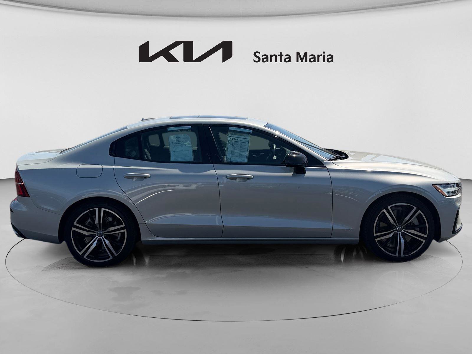 Used 2021 Volvo S60 T8 R-Design w/ Climate Package image 9