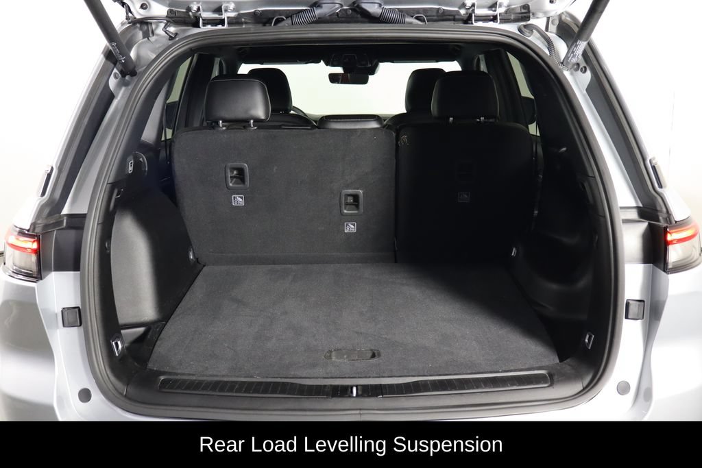 Used 2025 Jeep Grand Cherokee Limited w/ Trailer Tow Package AWD/4WD image 17