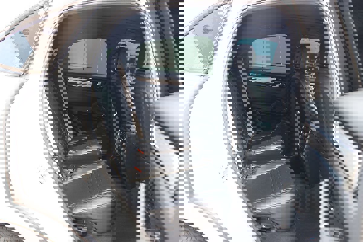 Used 2022 Porsche Cayenne Platinum Edition image 32