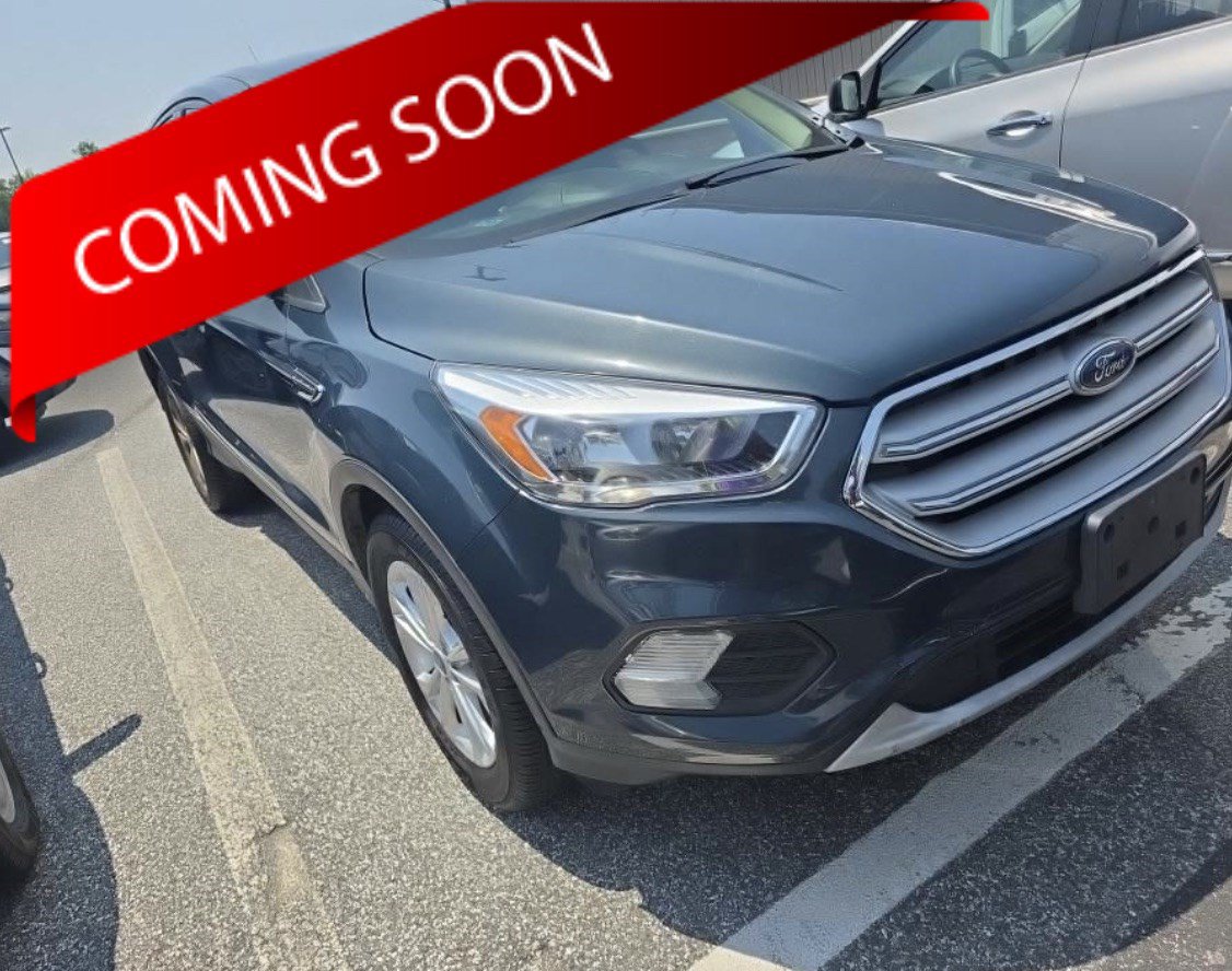 Used 2019 Ford Escape SE FWD image 1