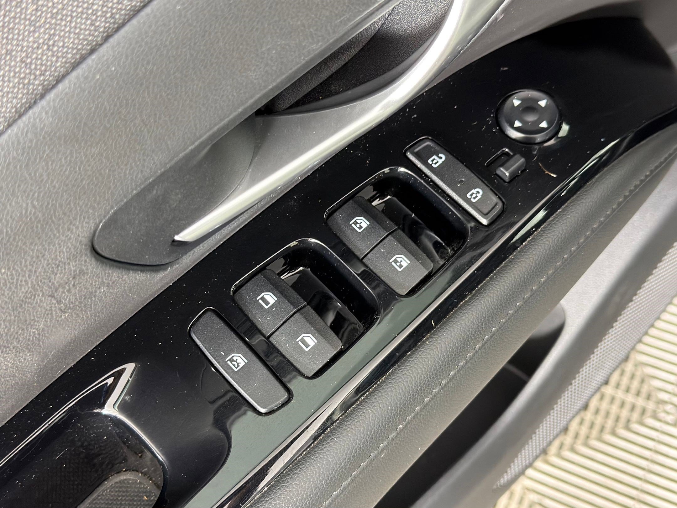 Used 2023 Hyundai Santa Cruz Limited image 21