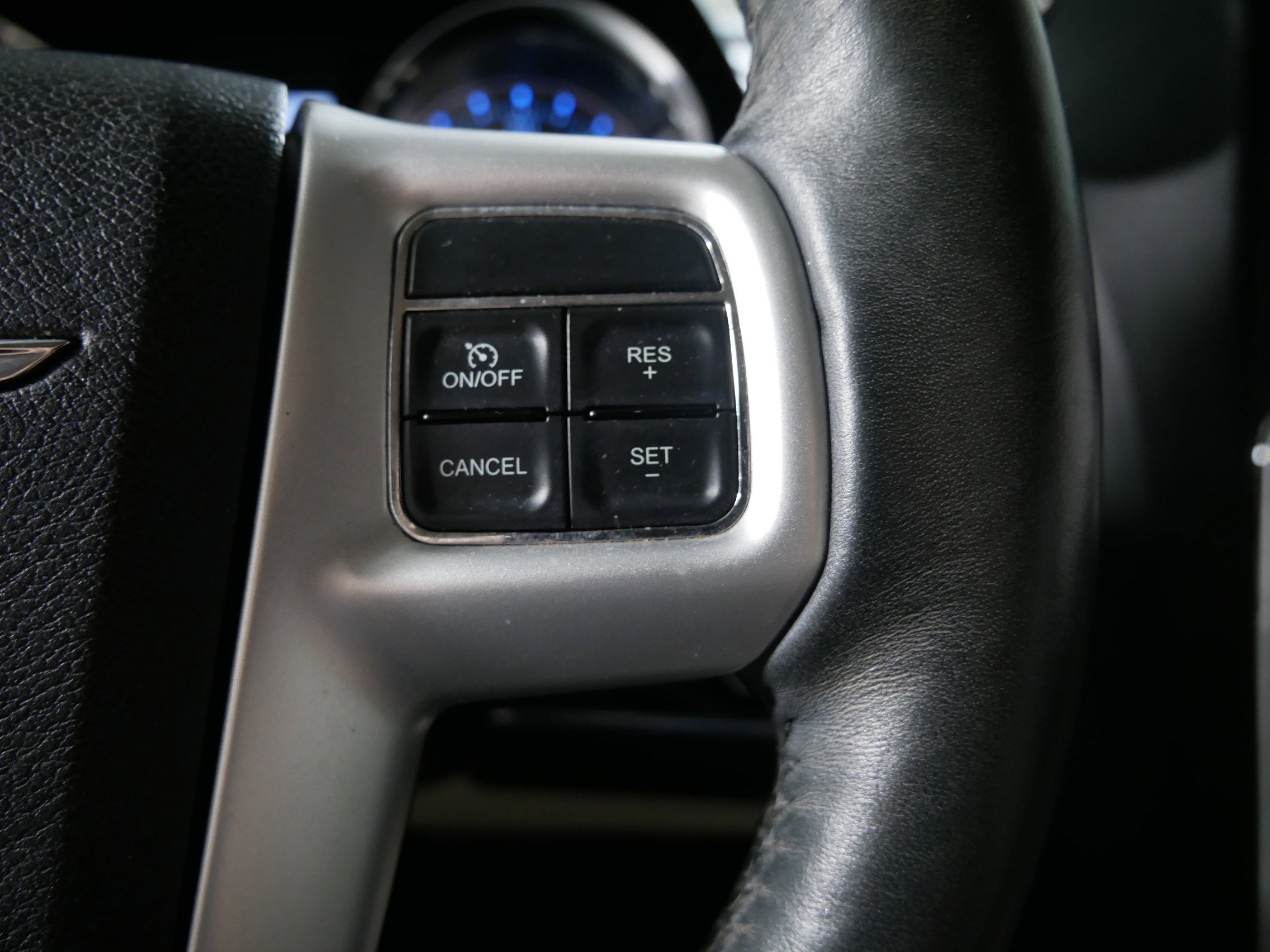 Used 2014 Chrysler Town & Country Touring-L w/ Driver Convenience Group FWD image 28