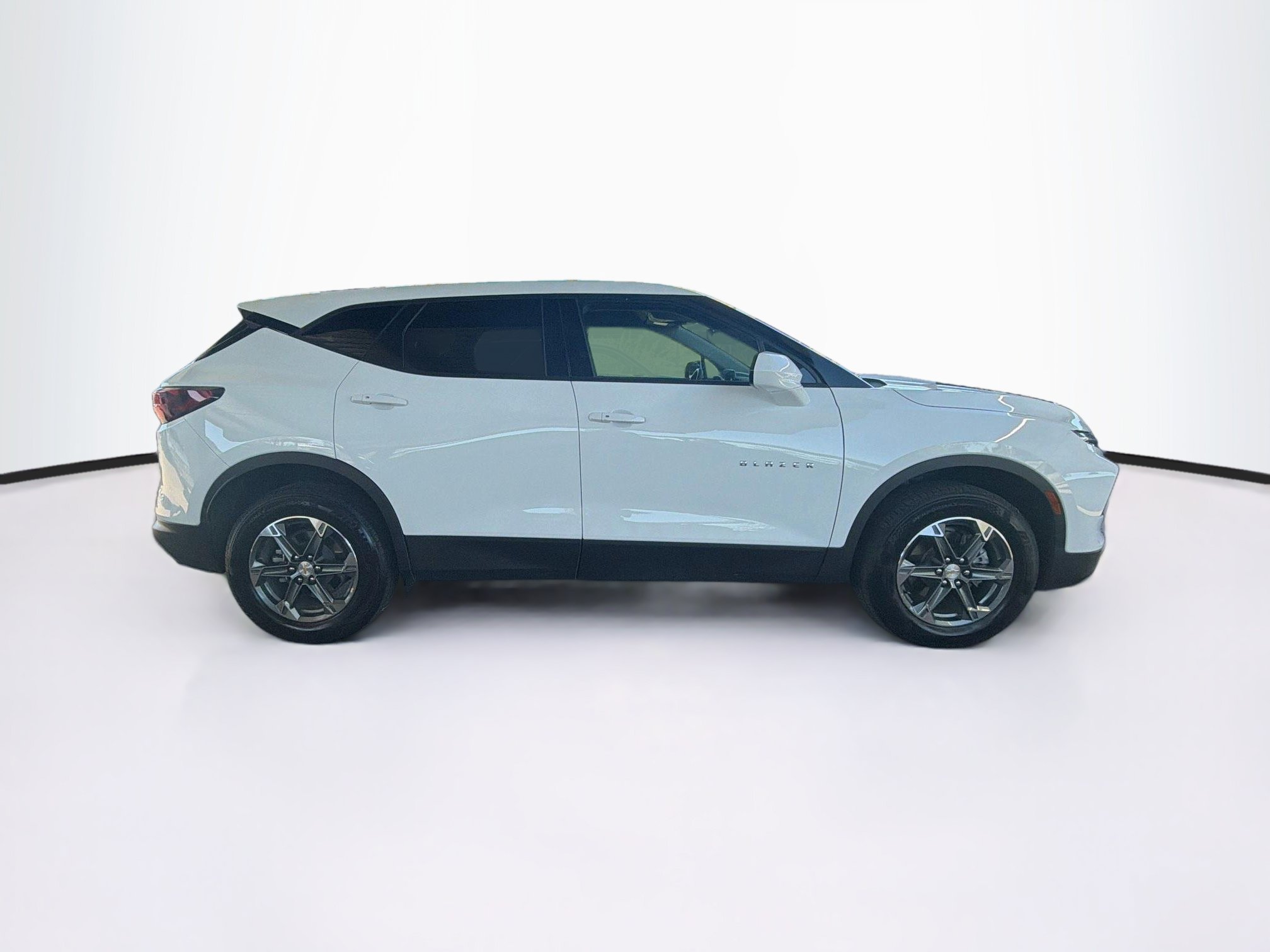 Used 2025 Chevrolet Blazer LT AWD/4WD image 10
