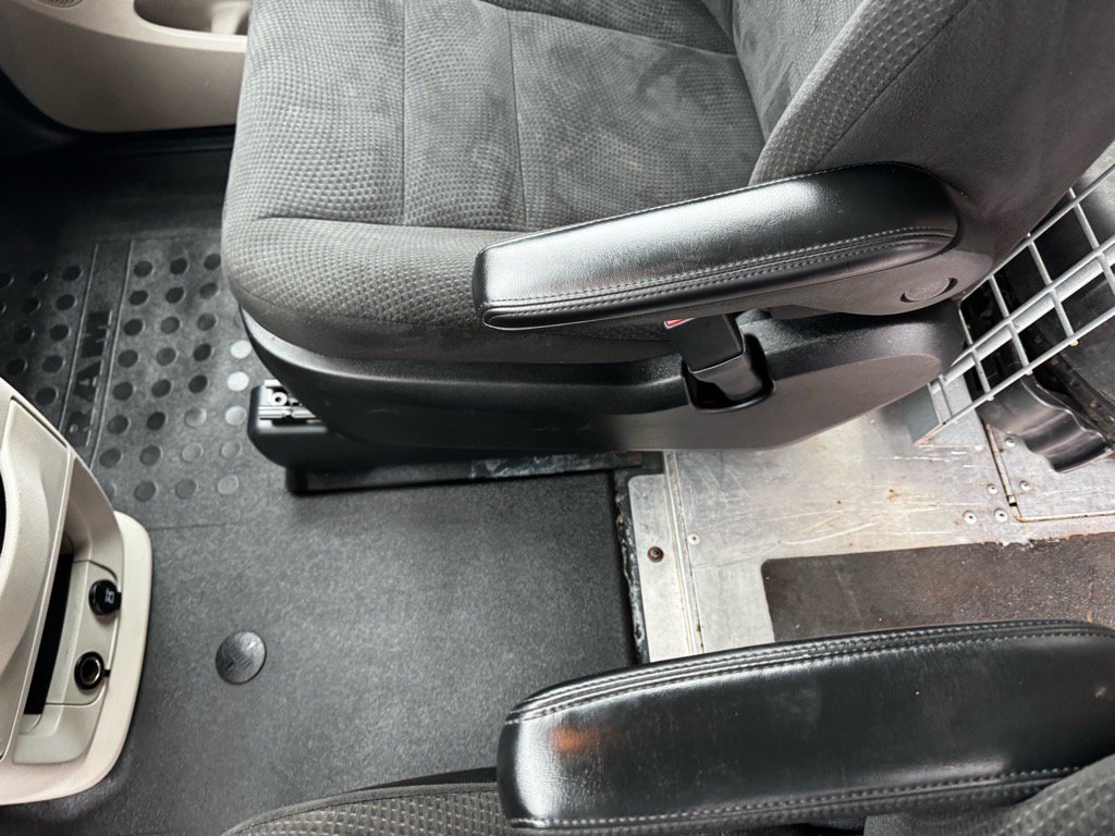 Used 2015 RAM C/V Tradesman FWD image 18