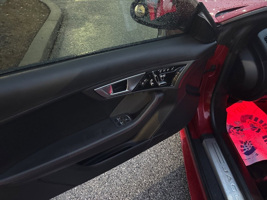 Used 2016 Jaguar F-TYPE S image 13
