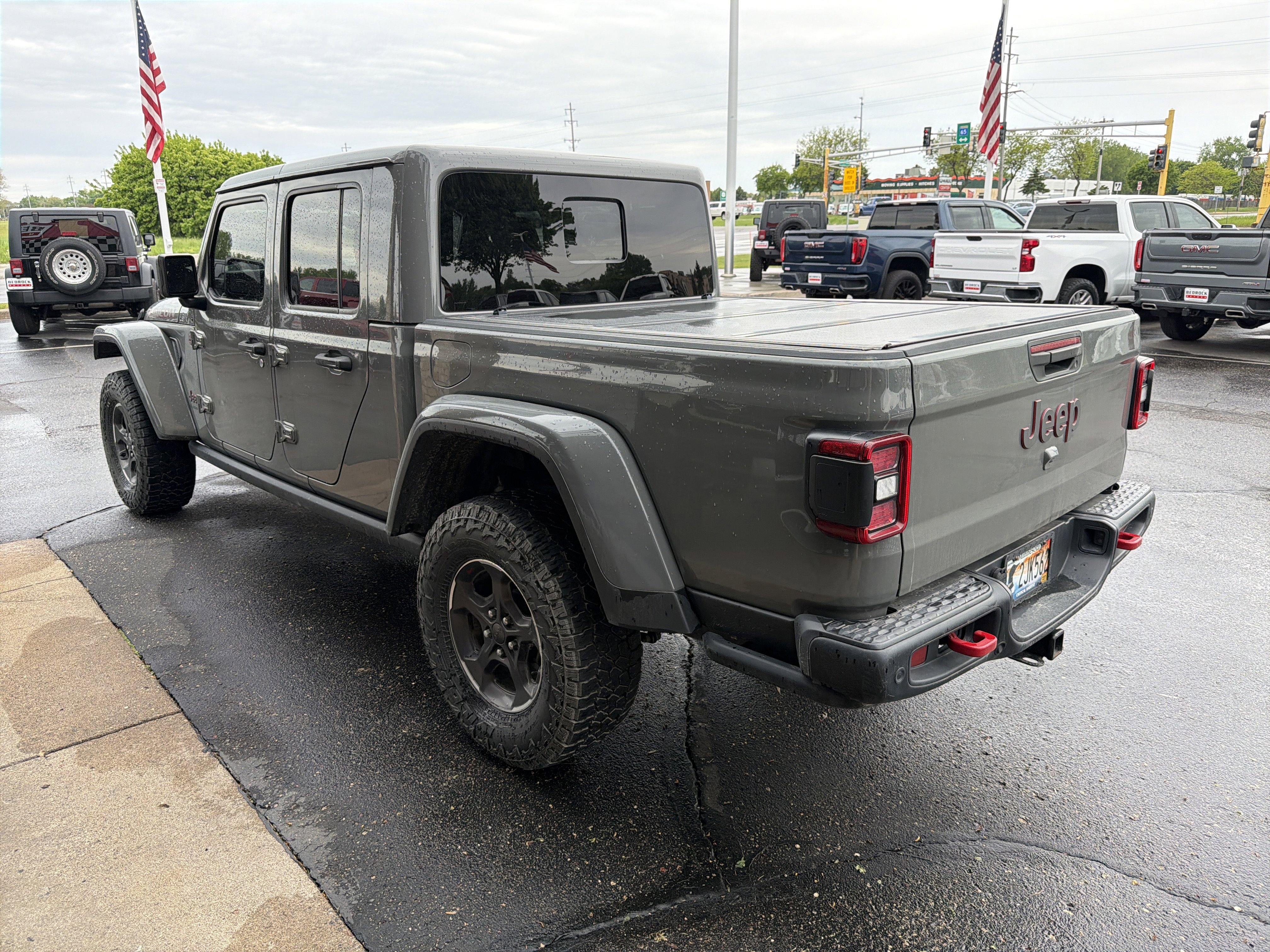 Used 2021 Jeep Gladiator Rubicon AWD/4WD image 2