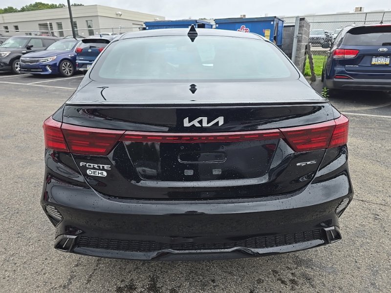 Used 2023 Kia Forte GT-Line w/ GT-Line Premium Package FWD image 6