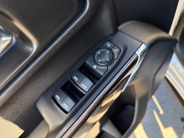 Used 2021 Chevrolet Silverado 1500 RST w/ Z71 Off-Road Package AWD/4WD image 11