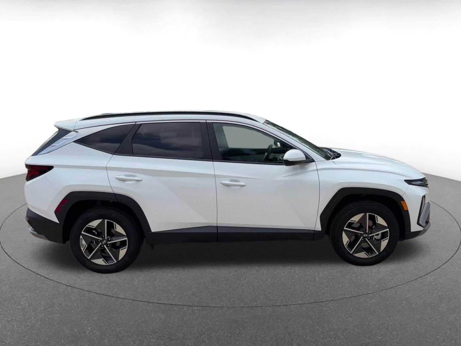 Used 2025 Hyundai Tucson SEL AWD/4WD image 16