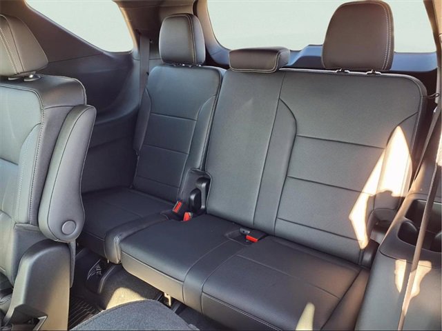 New 2026 Chevrolet Traverse LT w/ Sun and Wheel Package image 21