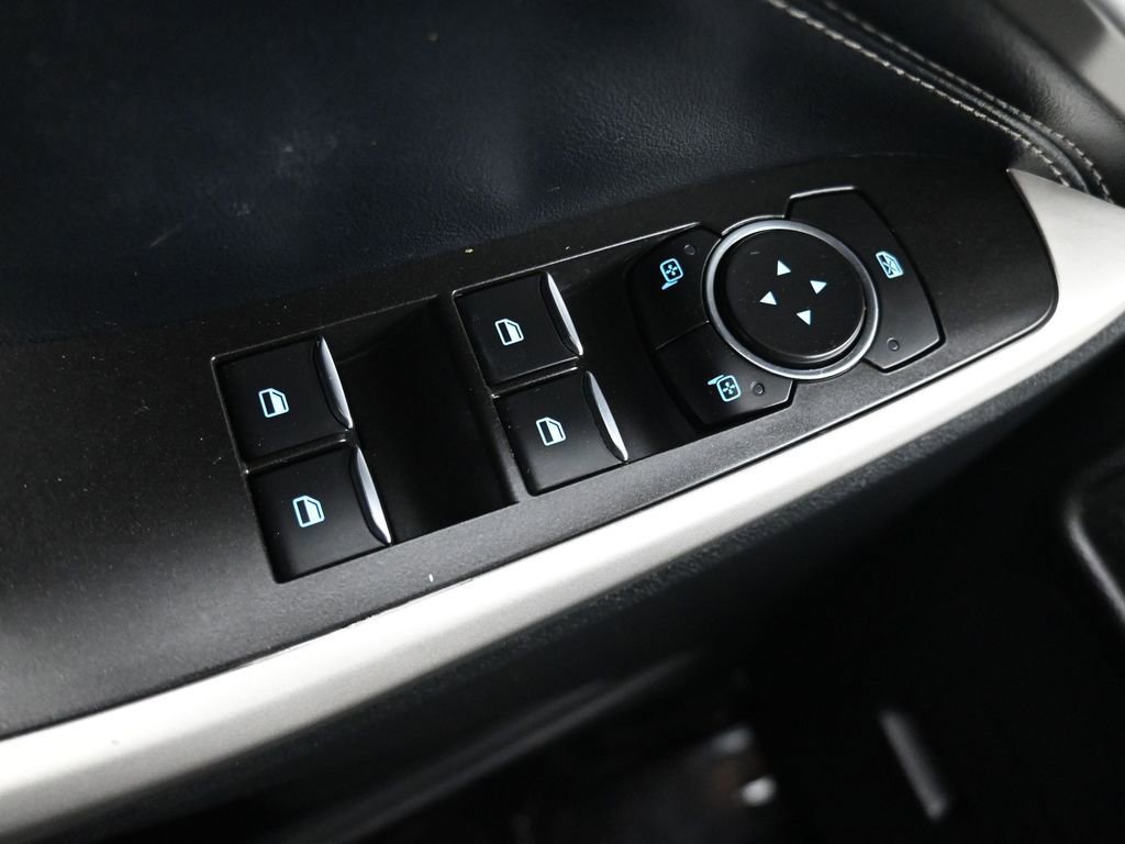 Used 2022 Ford Explorer XLT w/ Equipment Group 202A image 28