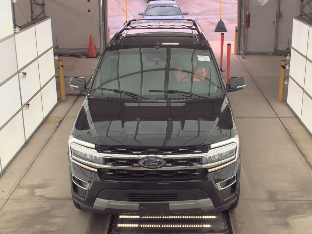 Used 2024 Ford Expedition Max Limited AWD/4WD image 2