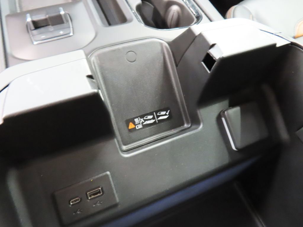 Used 2025 GMC Sierra 3500 AT4 w/ AT4 Premium Plus Package image 77