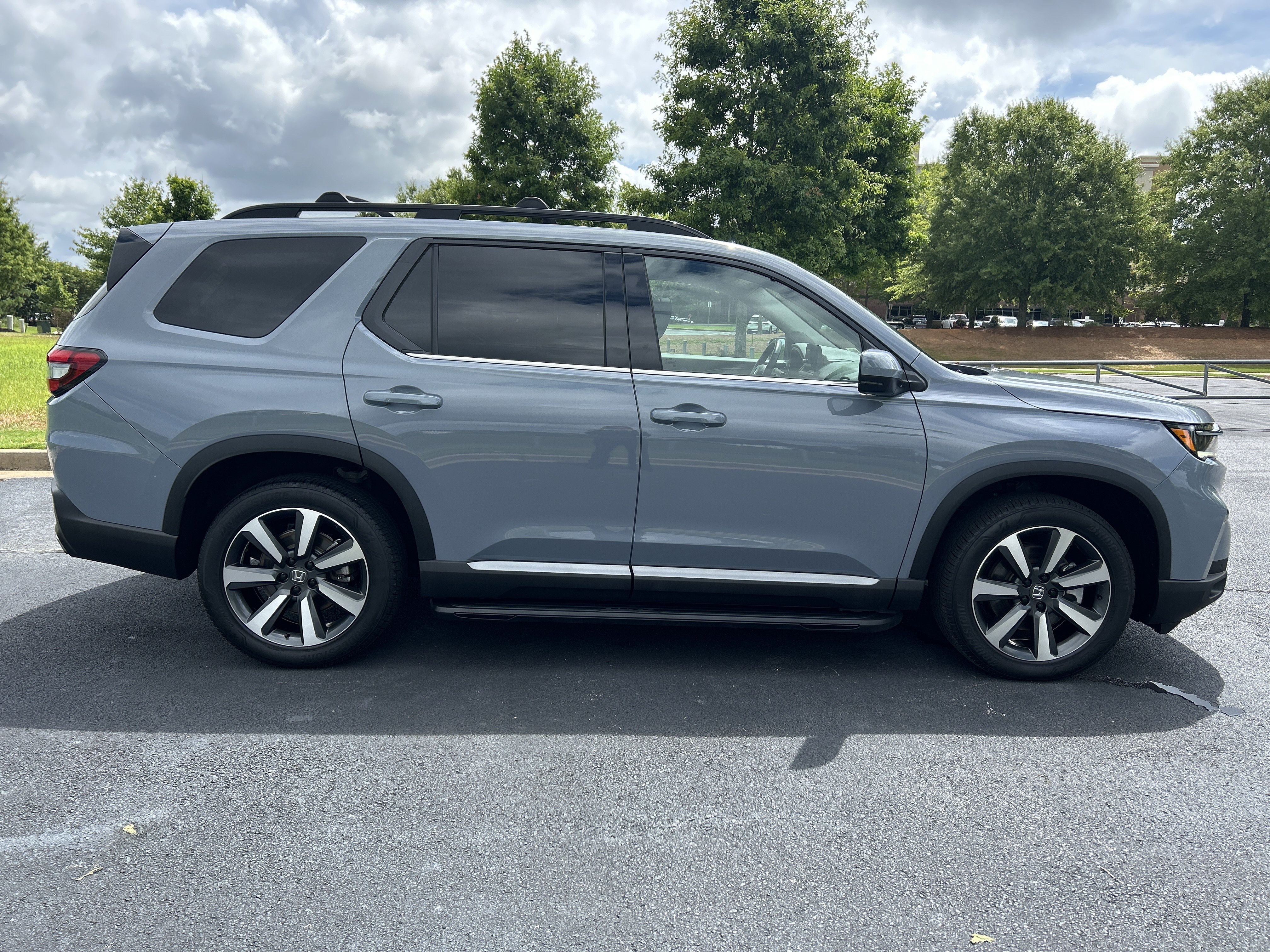 Used 2025 Honda Pilot Touring image 10